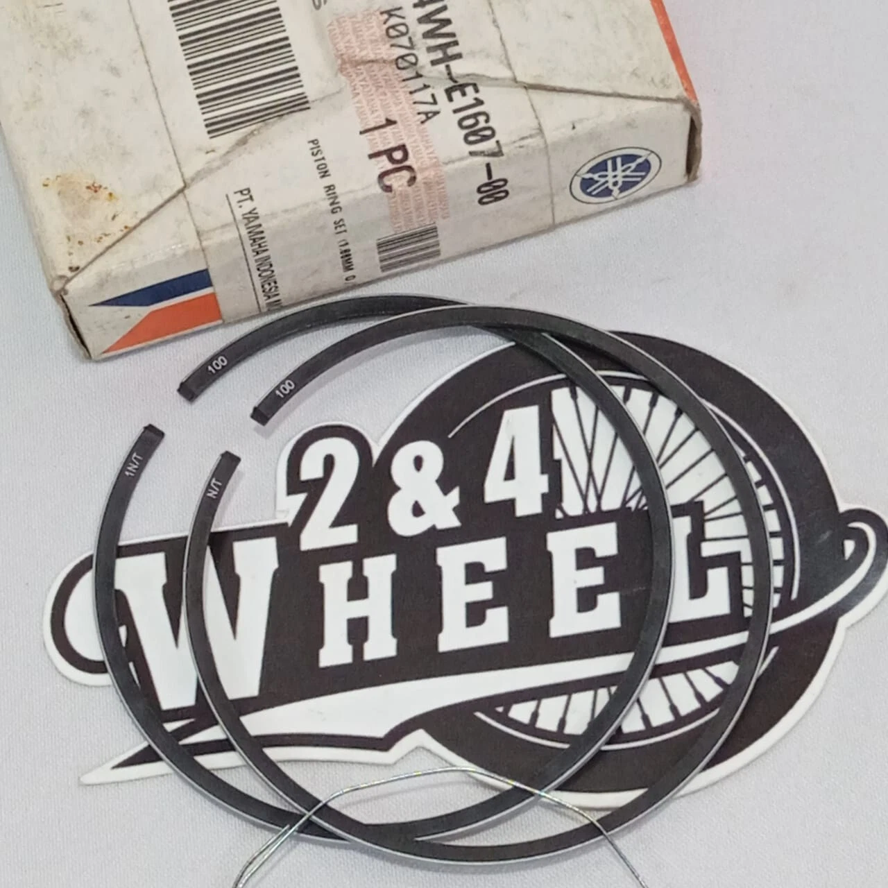 Genuine Yamaha F1ZR Piston Ring Set 4WH-E1607-00 Oversize 100 - Image 2