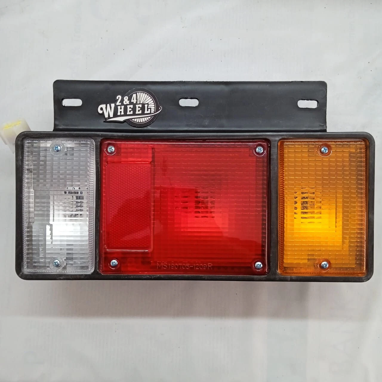 Rear Tail Light For Isuzu ELF NPR NLR NHR 1Pair L/R NEW - Image 3