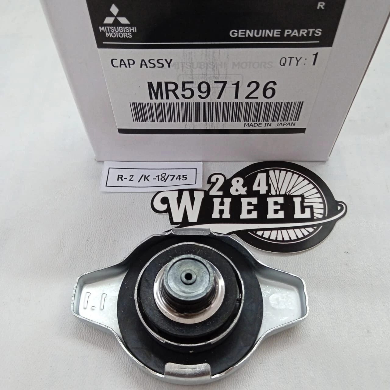 Mitsubishi Mirage Radiator Cap Silver MR597126 NEW - Image 3