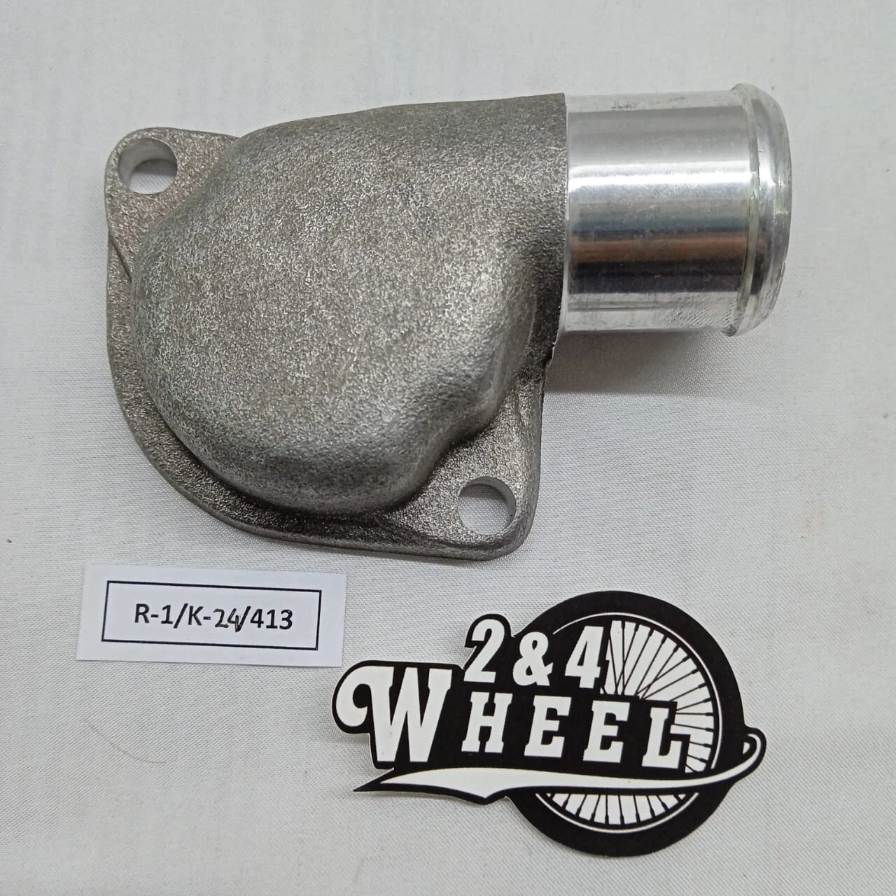 Mitsubishi Colt 1100 Water Elbow Outlet Thermostat Cover MD010550 NEW