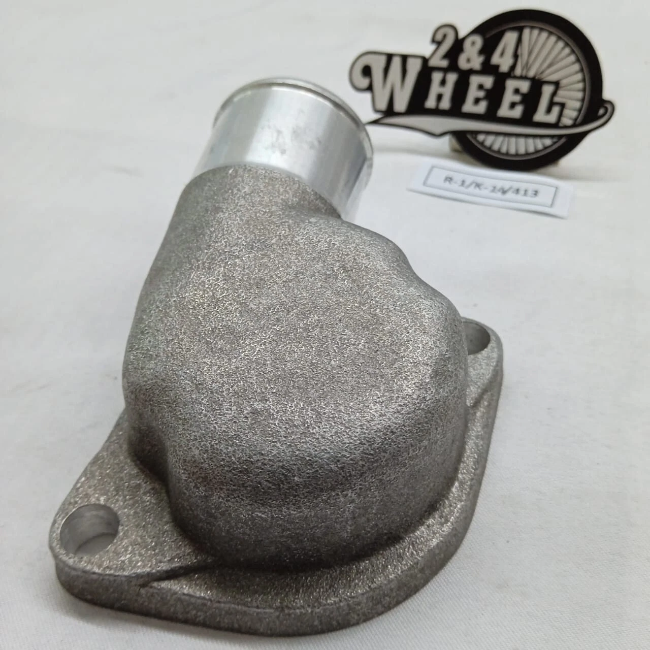 Mitsubishi Colt 1100 Water Elbow Outlet Thermostat Cover MD010550 NEW - Image 2
