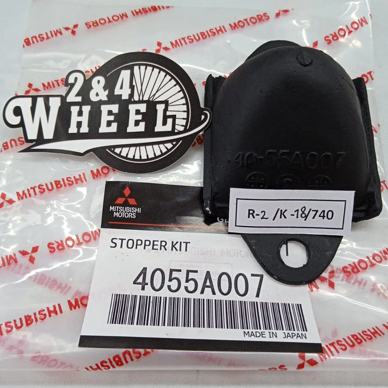 4055A007 Mitsubishi Stopper Kit Front Upper Arm NEW