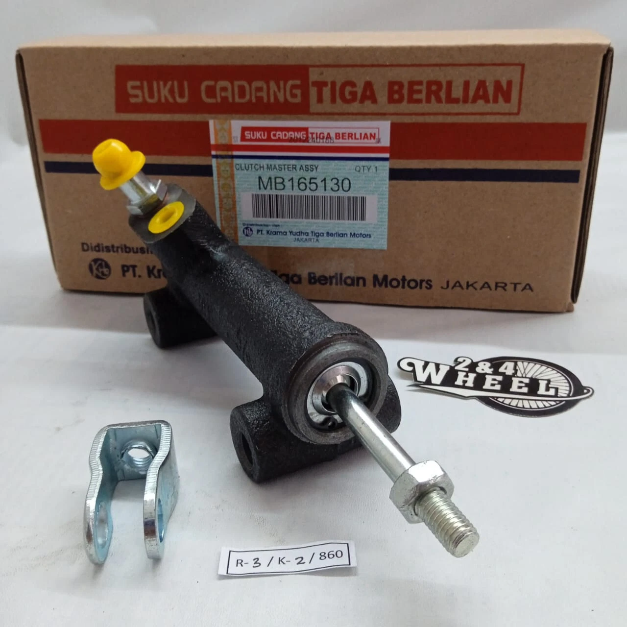 Mitsubishi L300 Master Clutch Cylinder Assy MB165130 NEW - Image 3
