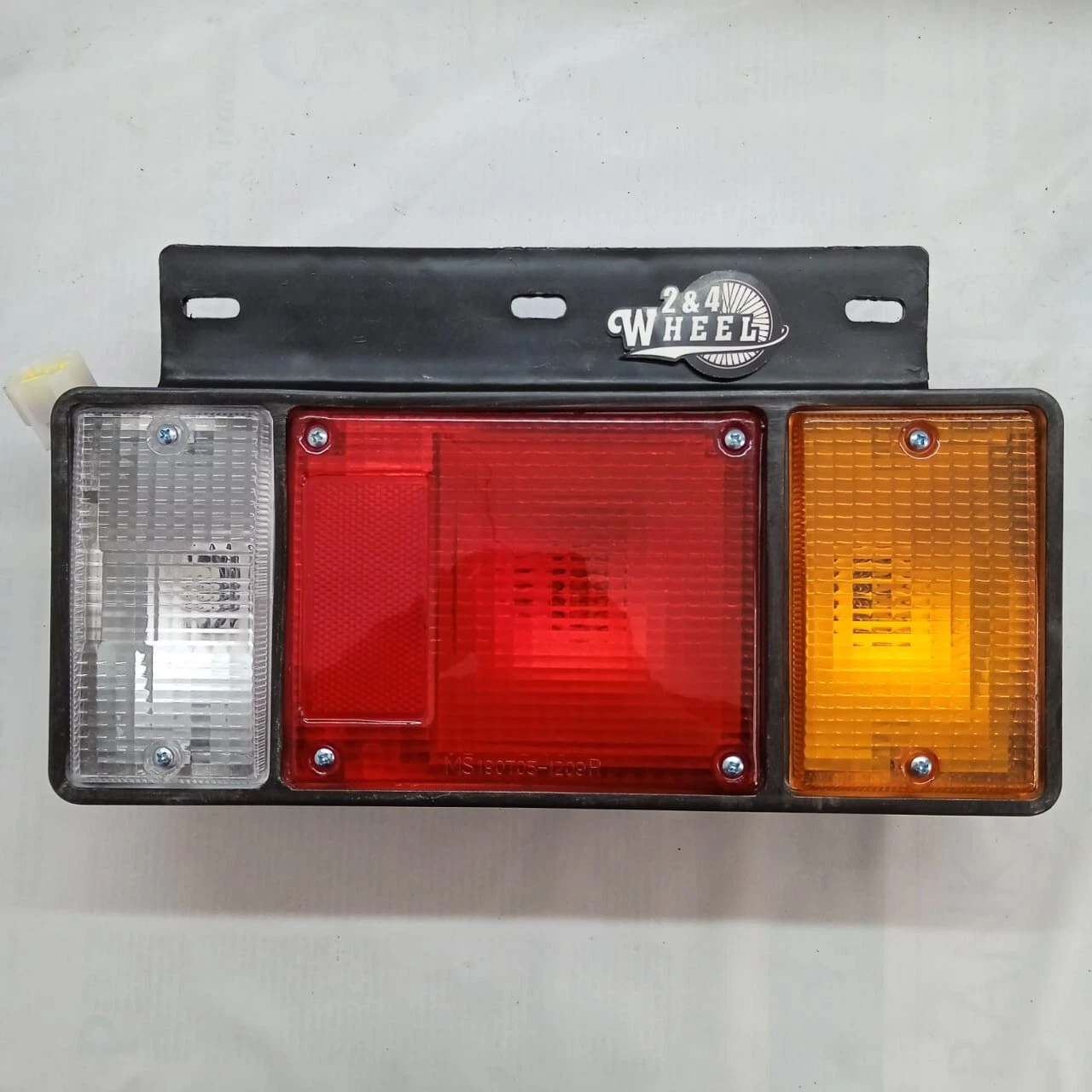 For Isuzu ELF NPR NKR NHR NLR Truck Rear Tail Light 1Pair L/R NEW - Image 3