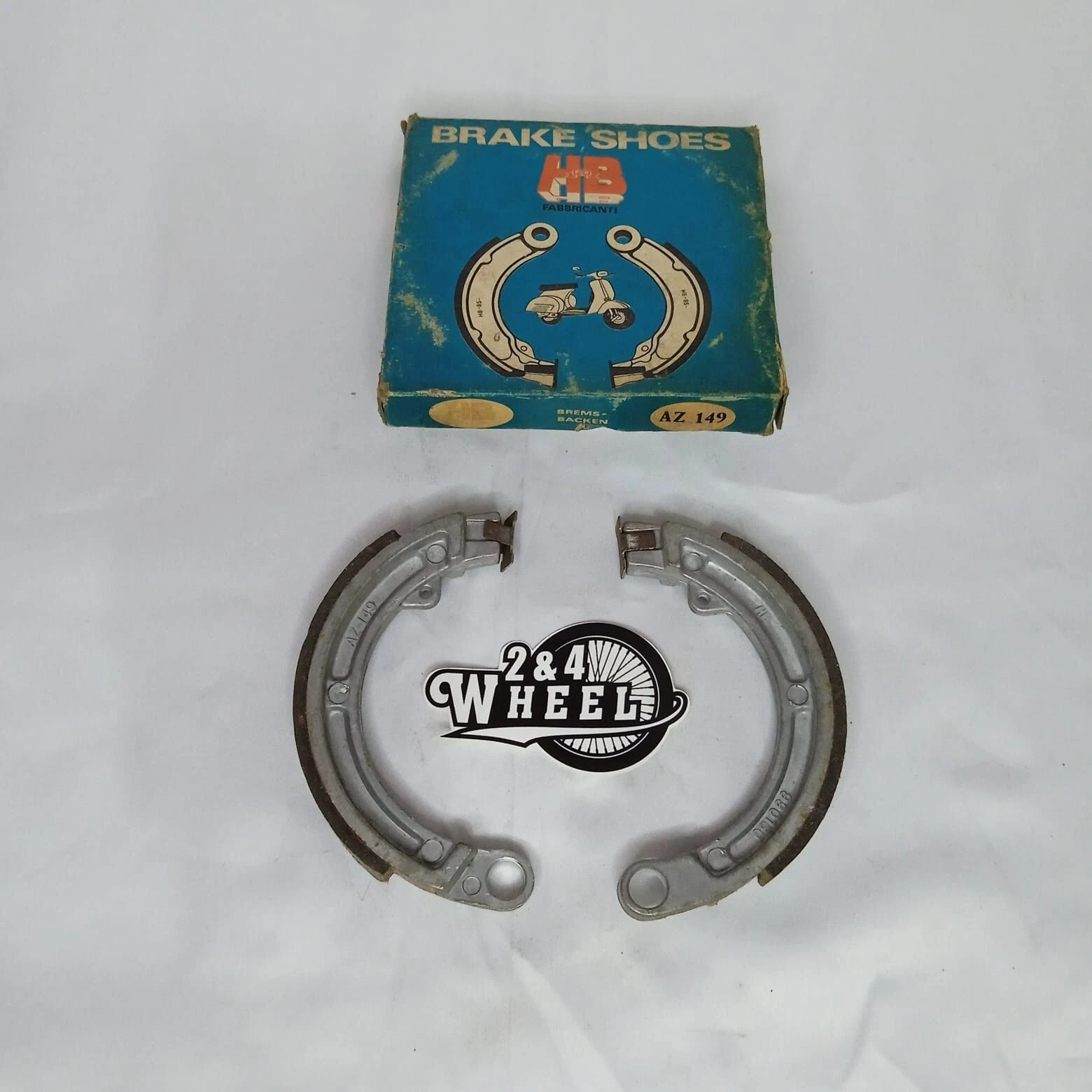 VESPA FRONT BRAKE SHOES BRAND HB AZ 149