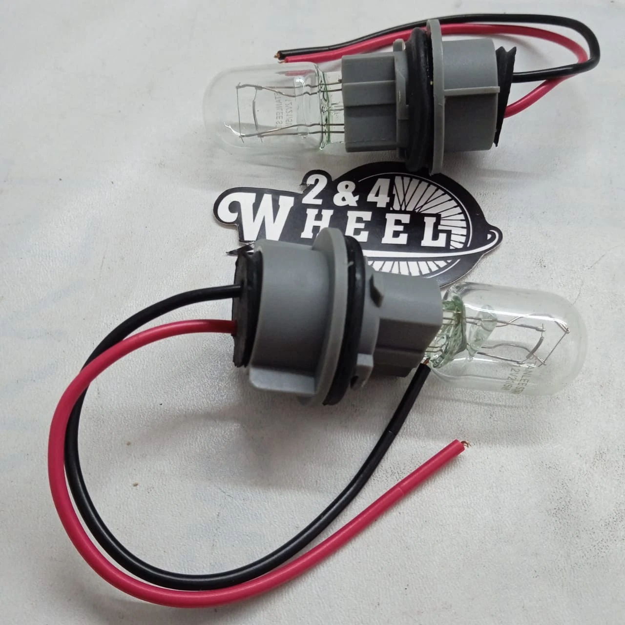 2pc 7440 T20 Bulb Socket Turn Signal Light Harness Wire LED Pig Tail Plug + Bulb - Image 2