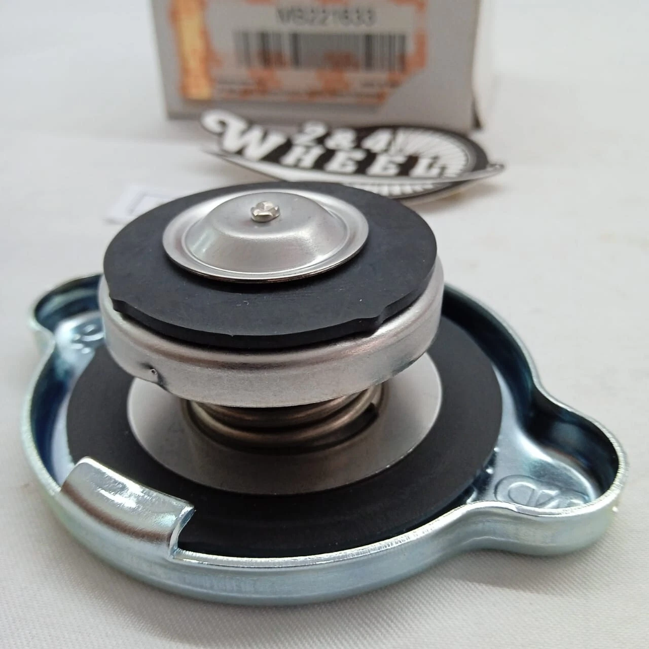 Mitsubishi Pajero Montero Radiator Cap MB221633 NEW OEM - Image 5