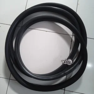 Weatherstrip Front Glass Rubber Seal Chevy LUV / Isuzu KB25 KBD25 75-80