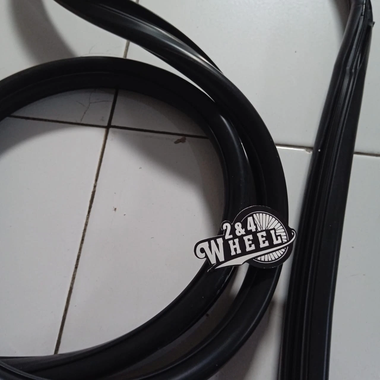 Weatherstrip Rear Glass Rubber Seal Chevy LUV / Isuzu KB25 KBD25 75-80 - Image 3