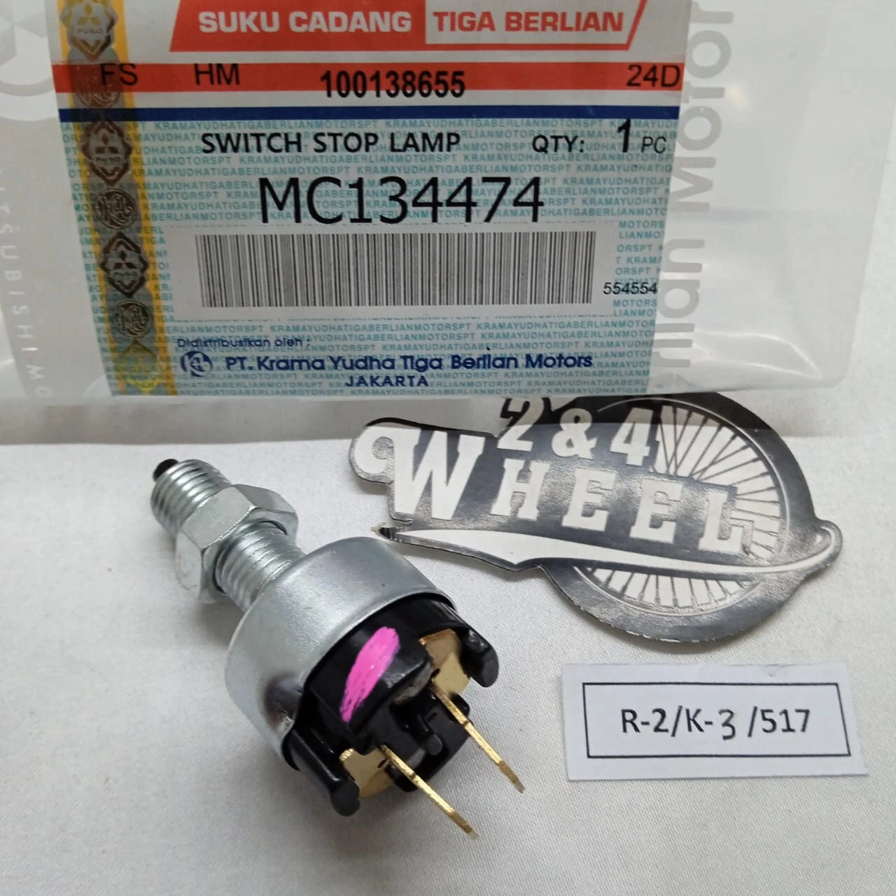Mitsubishi 1/2T Truck MD Jeep Minkan Switch Stop Lamp MC134474 NEW - Image 3