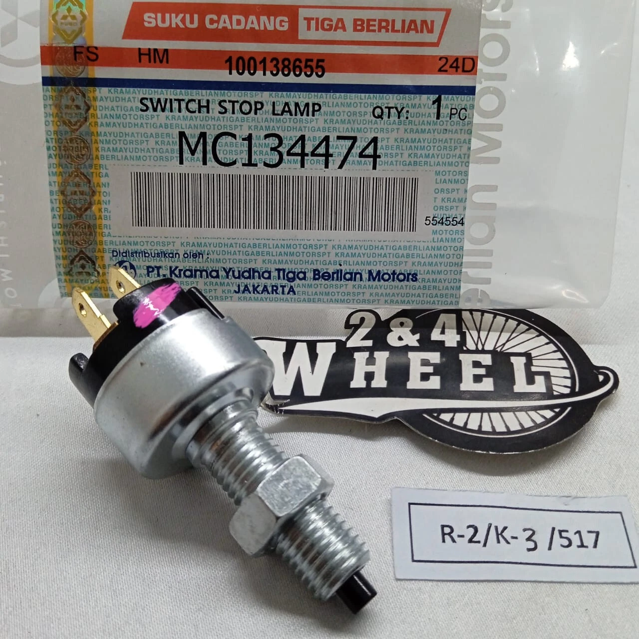 Mitsubishi 1/2T Truck MD Jeep Minkan Switch Stop Lamp MC134474 NEW - Image 4