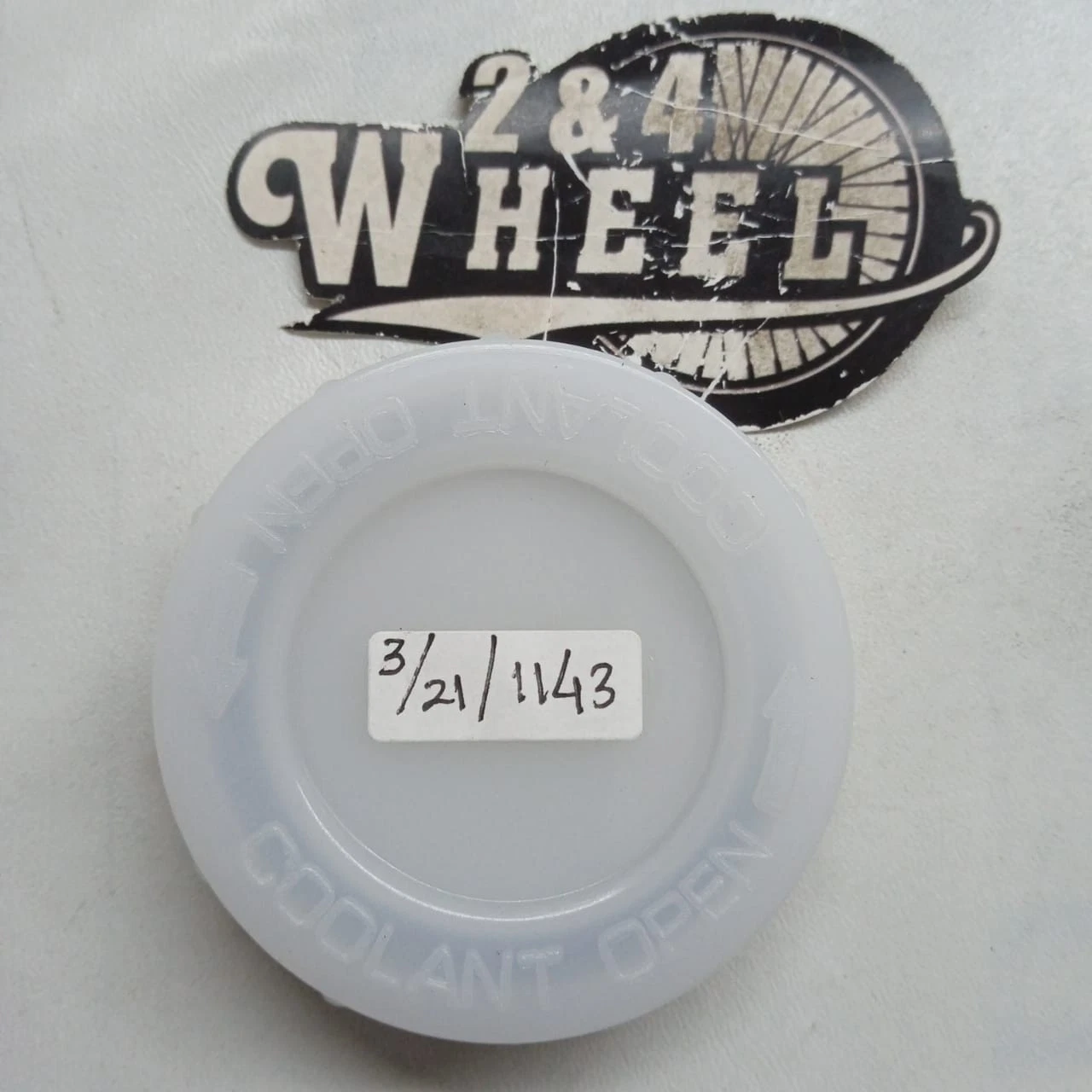 Mitsubishi Fuso Canter FE73 FE74 FE83 FE84 FE125 Radiator Coolant Cap ME294720