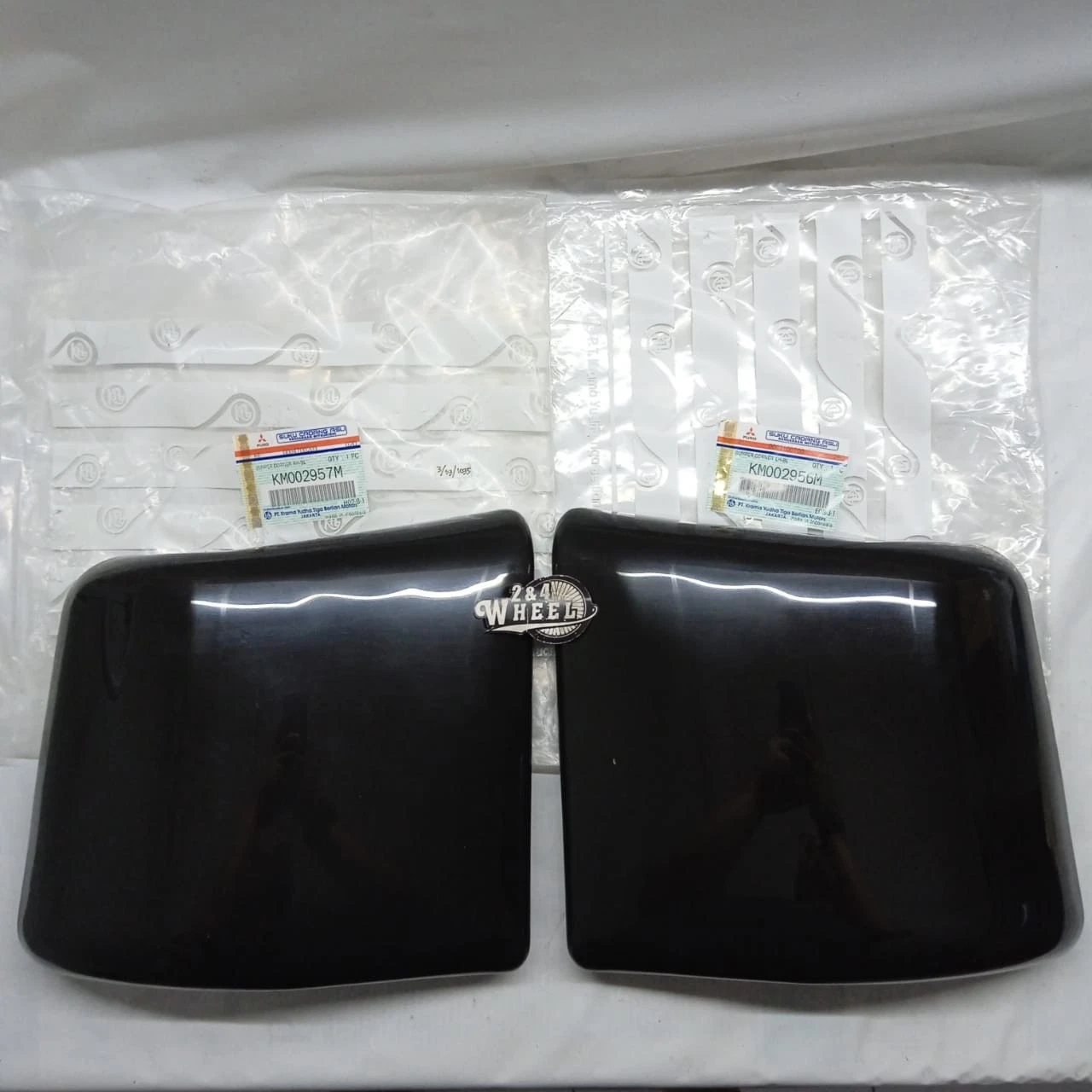 Mitsubishi Fuso Canter FE71 72 74 75 FE110 Cornering Bumper Cover KM002956/7 L/R