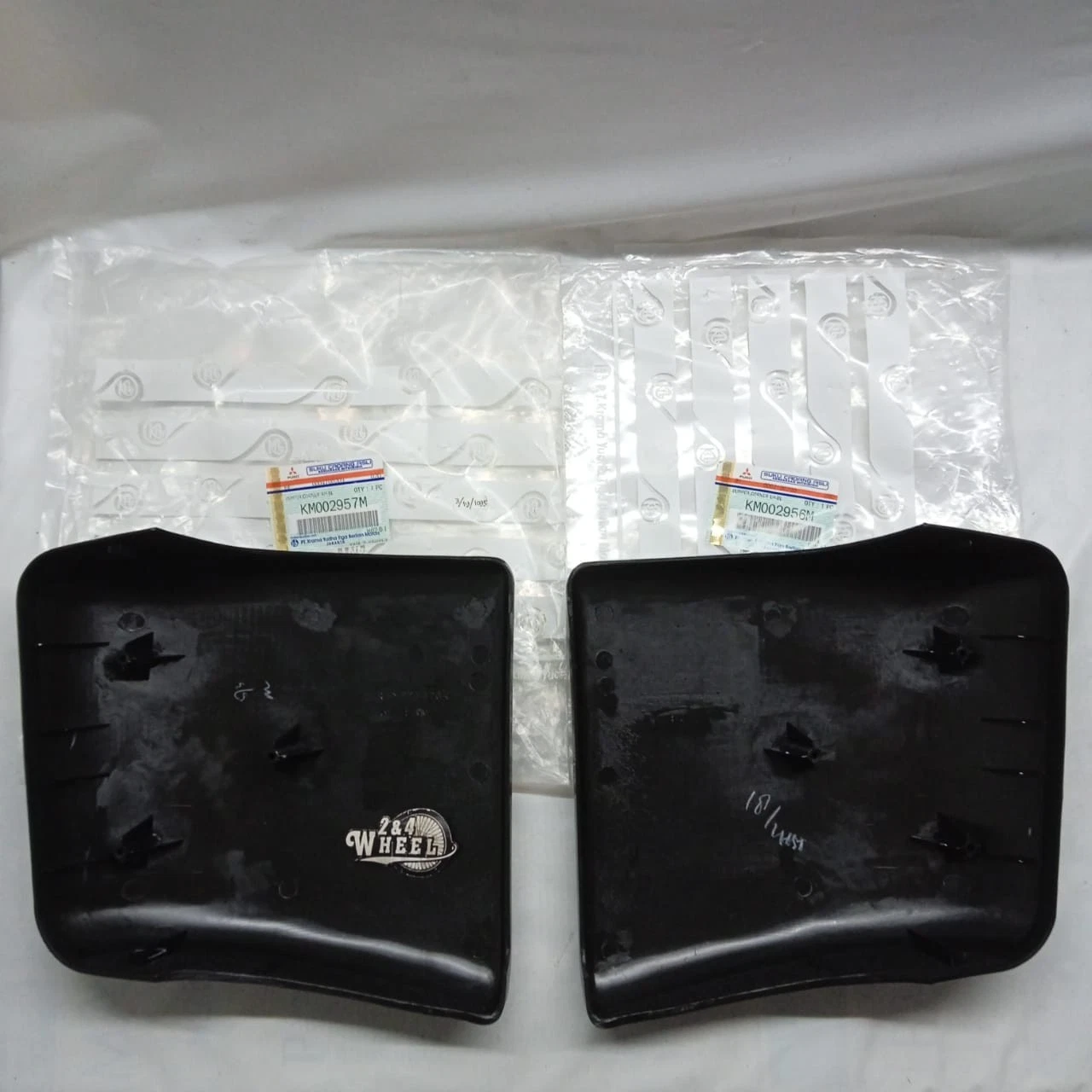 Mitsubishi Fuso Canter FE71 72 74 75 FE110 Cornering Bumper Cover KM002956/7 L/R - Image 2