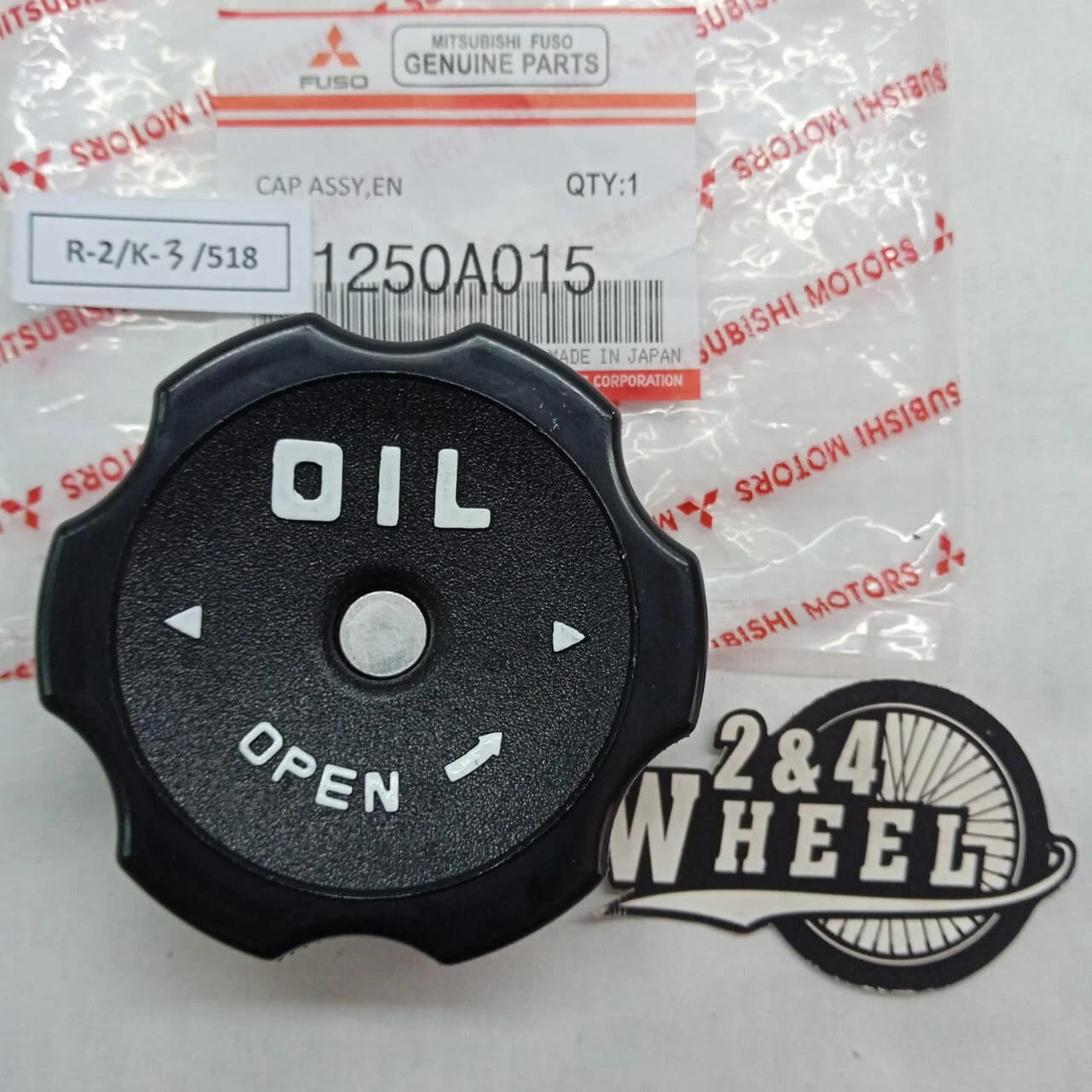 Mitsubishi Pajero Montero Eclipse Engine Oil Filler Cap 1250A015 OEM JAPAN - Image 2
