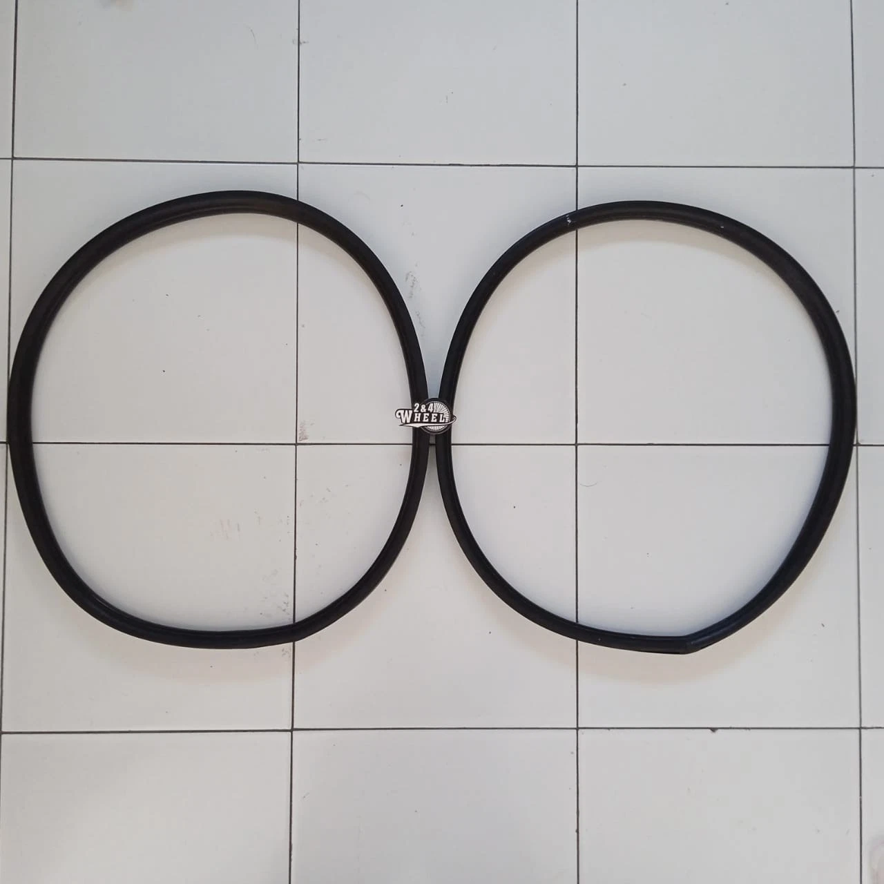 Toyota Land Cruiser FJ40 BJ40 1975-1984 Rear Door Glass Rubber Seal L/R NEW