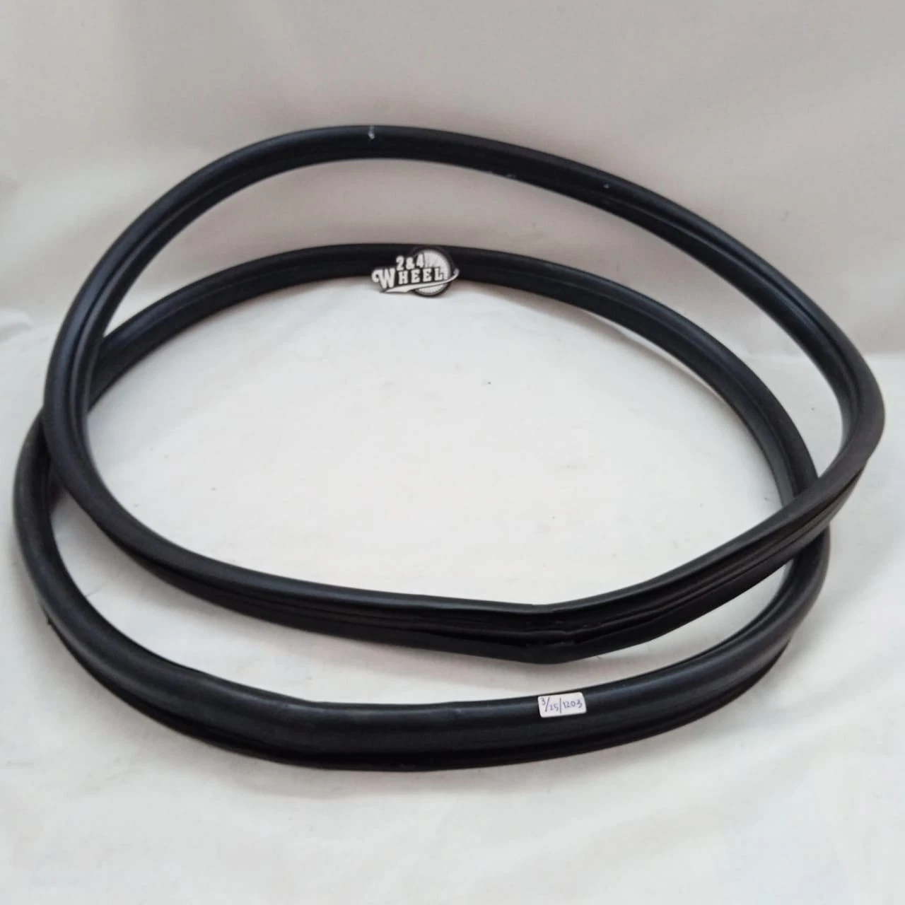 Toyota Land Cruiser FJ40 BJ40 1975-1984 Rear Door Glass Rubber Seal L/R NEW - Image 2