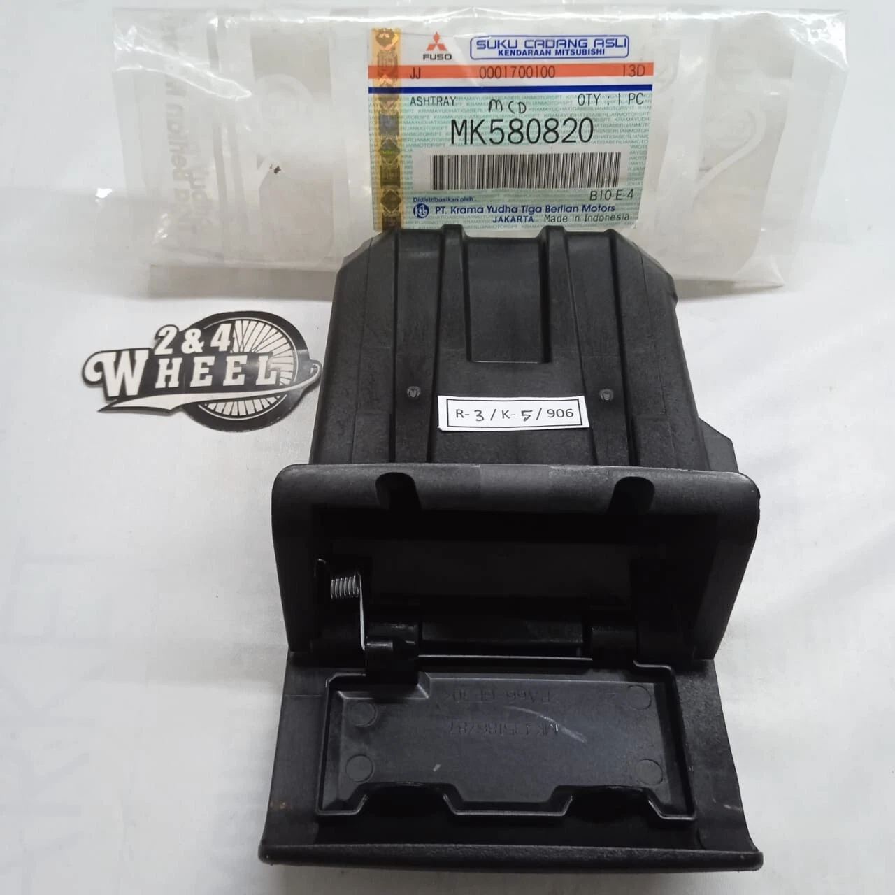 Mitsubishi Fuso Canter FE110 FE111 FE211 Front Door Trim Ashtray MK580820 NEW