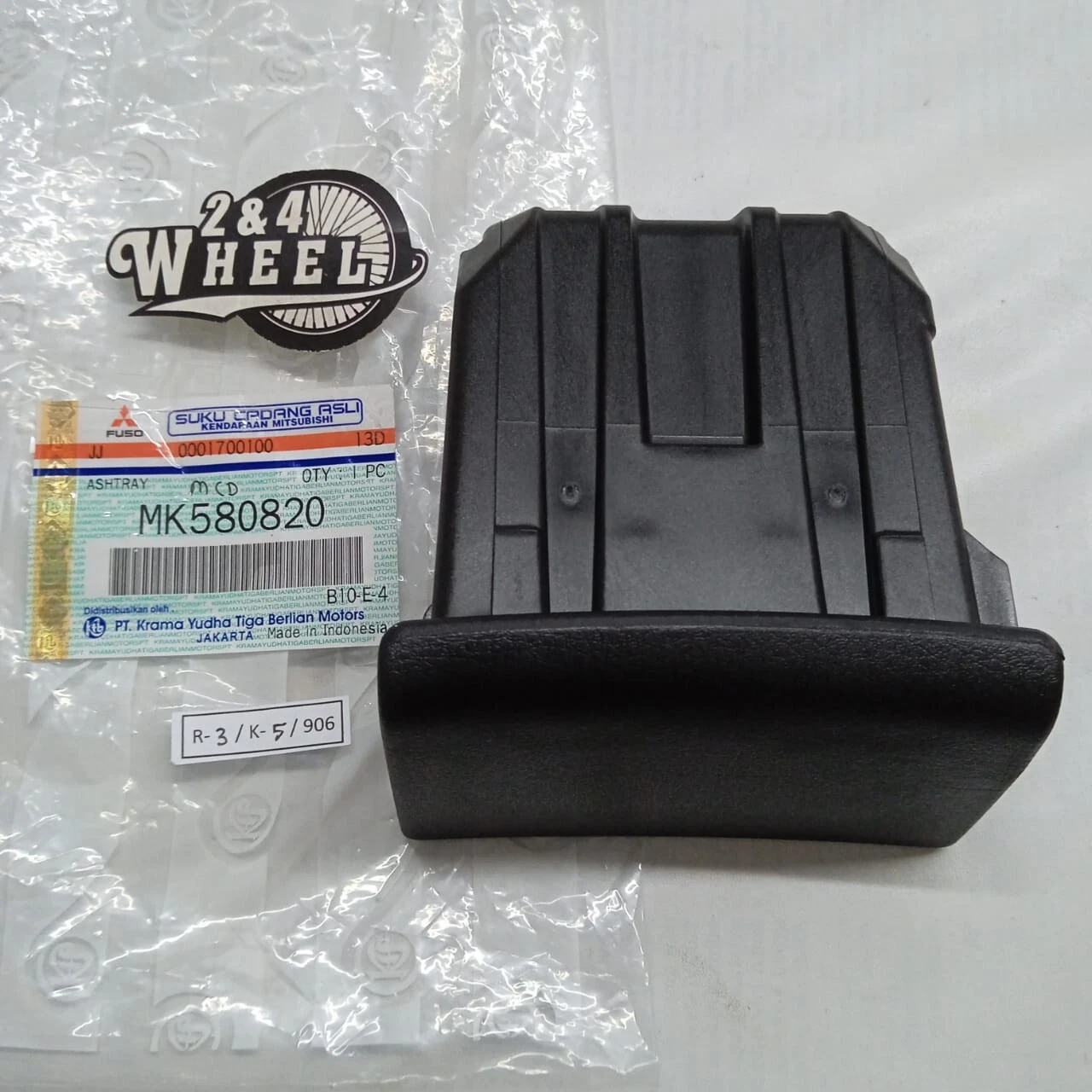 Mitsubishi Fuso Canter FE110 FE111 FE211 Front Door Trim Ashtray MK580820 NEW - Image 3
