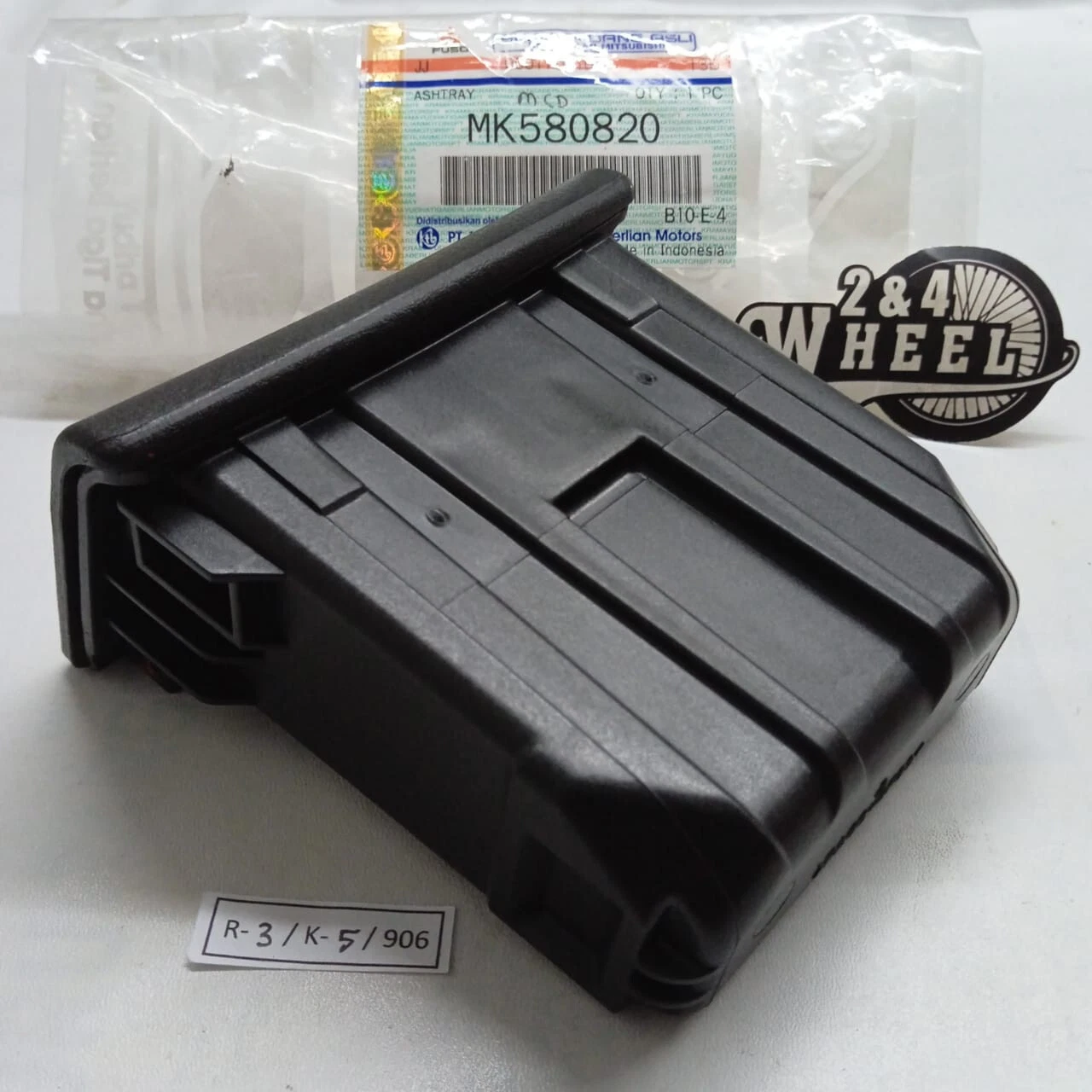 Mitsubishi Fuso Canter FE110 FE111 FE211 Front Door Trim Ashtray MK580820 NEW - Image 4