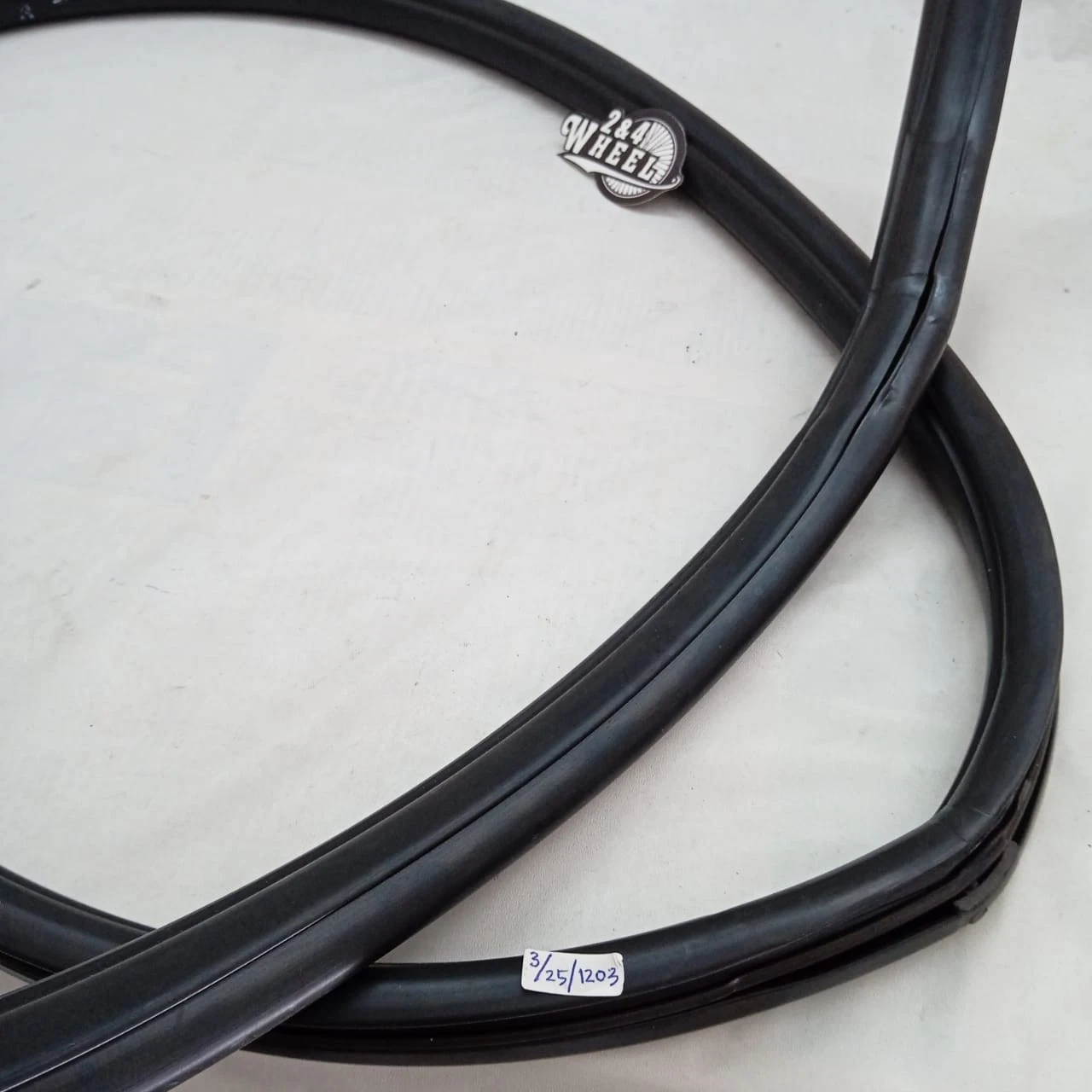 Toyota Land Cruiser FJ40 BJ40 1975-1984 Rear Door Glass Rubber Seal L/R NEW - Image 4