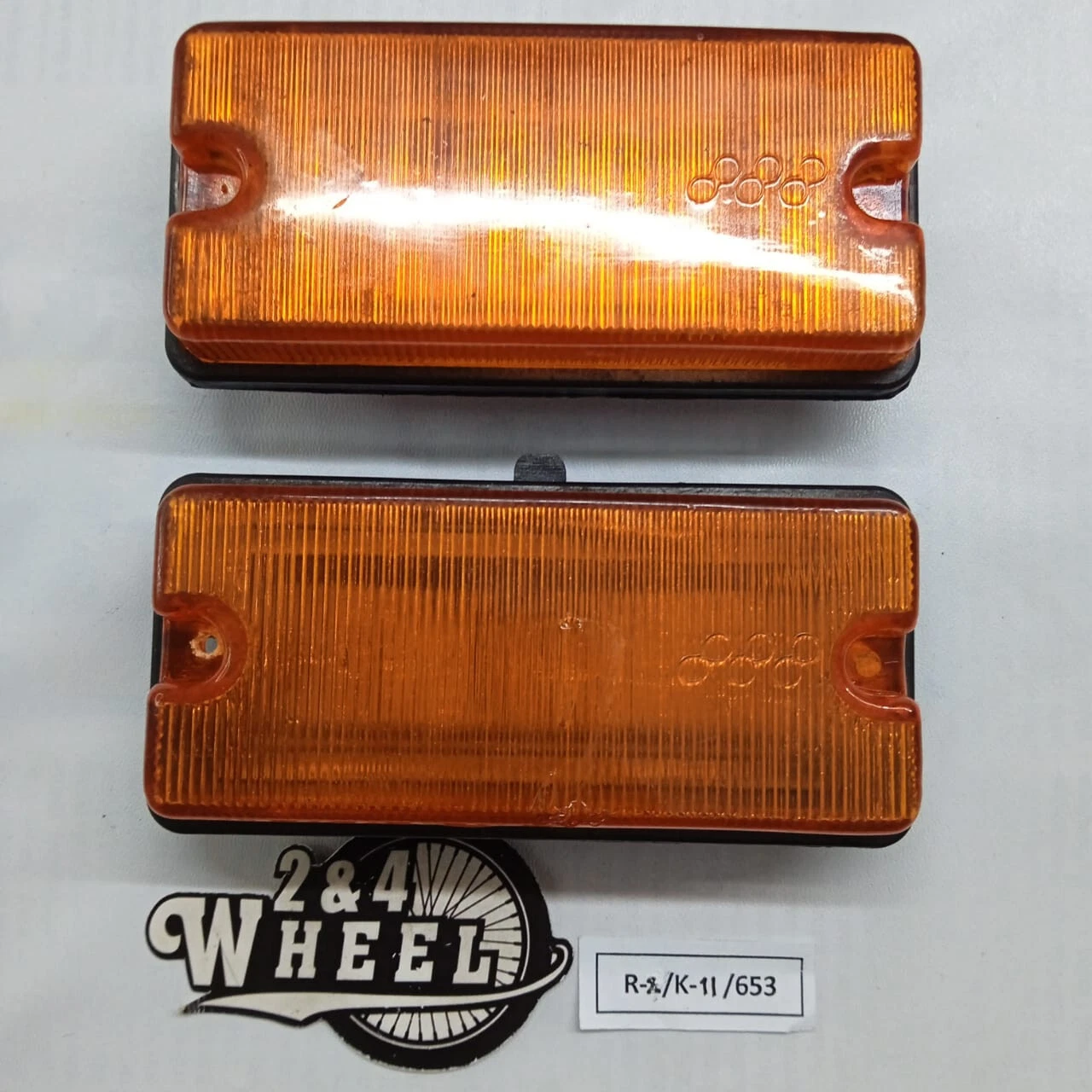 Isuzu Pickup KB26 KB41 Bumper Side Turn Signal Lights Pair Lh/Rh NOS