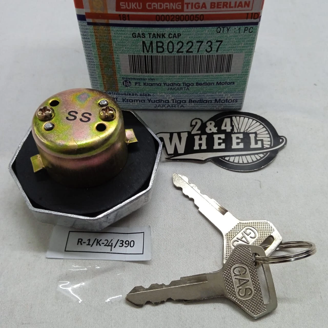 Mitsubishi Fuso Canter FE110 FE111 FE211 Fuel Filler Cap with 2 Key MB022737 NEW - Image 4