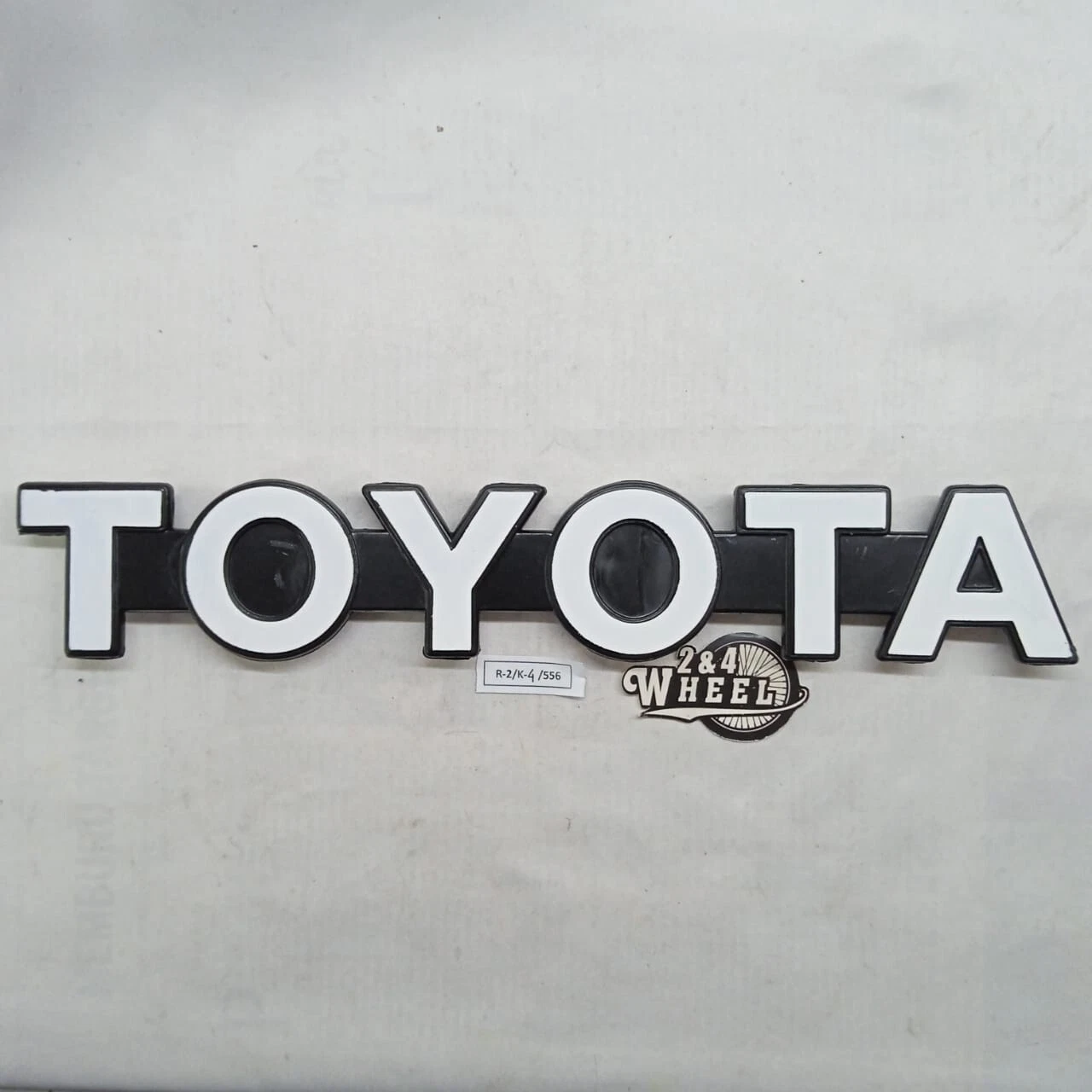 Toyota Land Cruiser BJ70 BJ 70 4Runner Truck Front Grille Emblem Badge NEW
