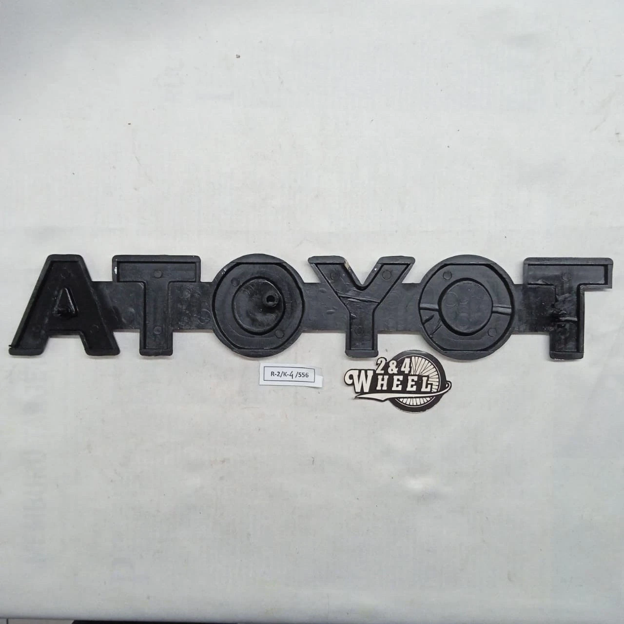Toyota Land Cruiser BJ70 BJ 70 4Runner Truck Front Grille Emblem Badge NEW - Image 2
