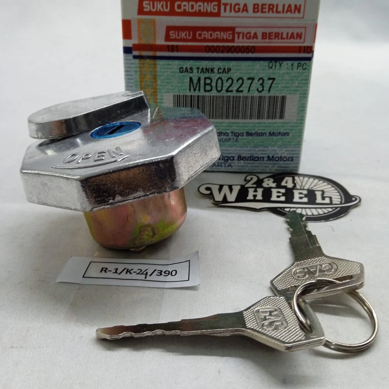 Mitsubishi FUSO CANTER Fuel Filler Cap with 2 Keys MB 022737 NEW - Image 3