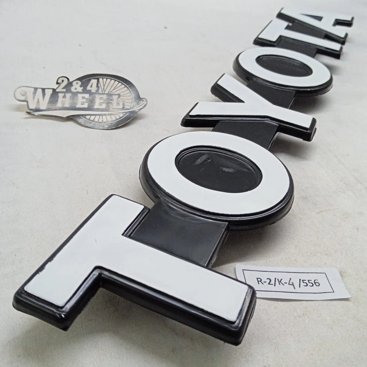 Toyota Land Cruiser BJ70 BJ 70 4Runner Truck Front Grille Emblem Badge NEW - Image 3