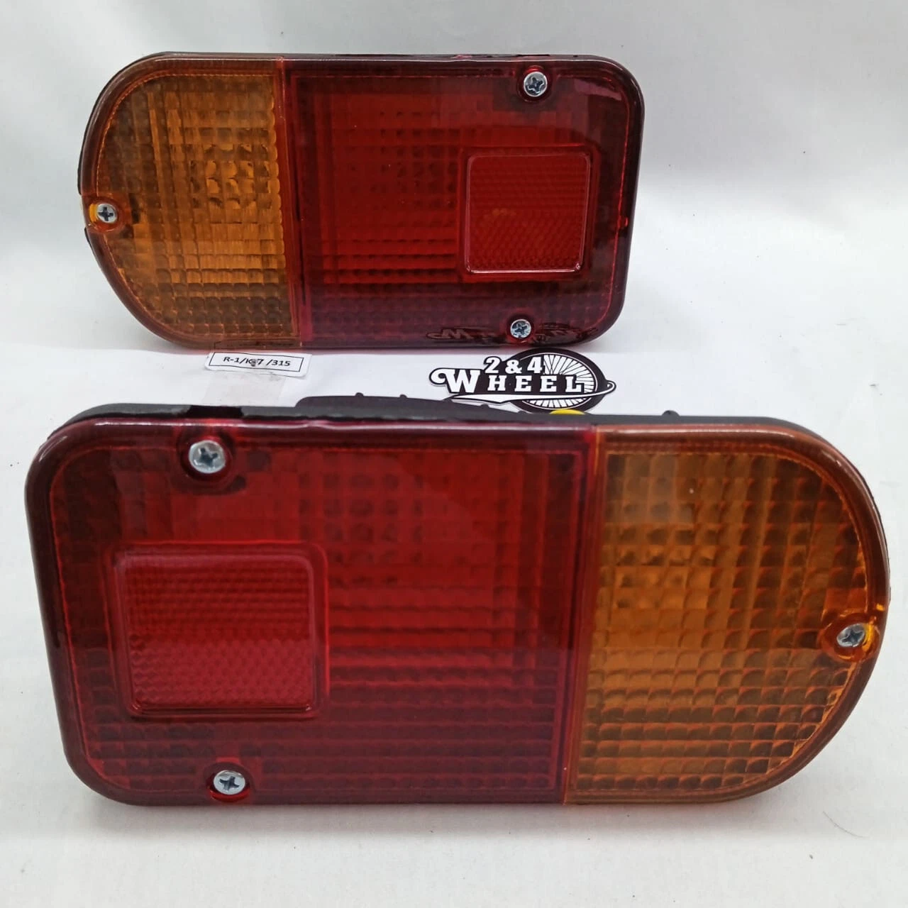 Mitsubishi Minicab Truck U41T U42T Cushman Bravo Tail Light Tail Lamp 1 Pair L/R