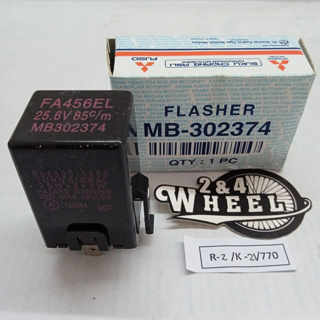 Mitsubishi Fuso Canter FE434 FE444 Turn Signal Flasher Unit MB302374 NEW - Image 2