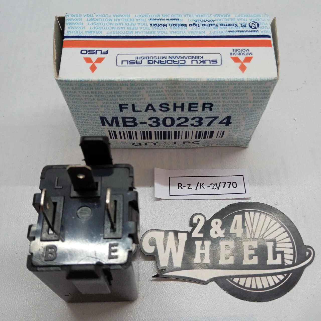 Mitsubishi Fuso Canter FE434 FE444 Turn Signal Flasher Unit MB302374 NEW - Image 4