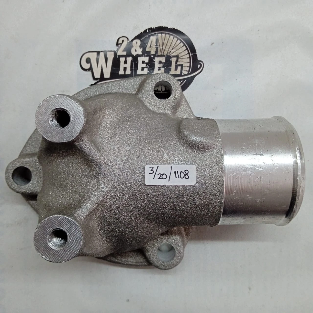 Mitsubishi Fuso Canter FE111 FE114 FE211 Water Outlet Thermostat Housing NEW
