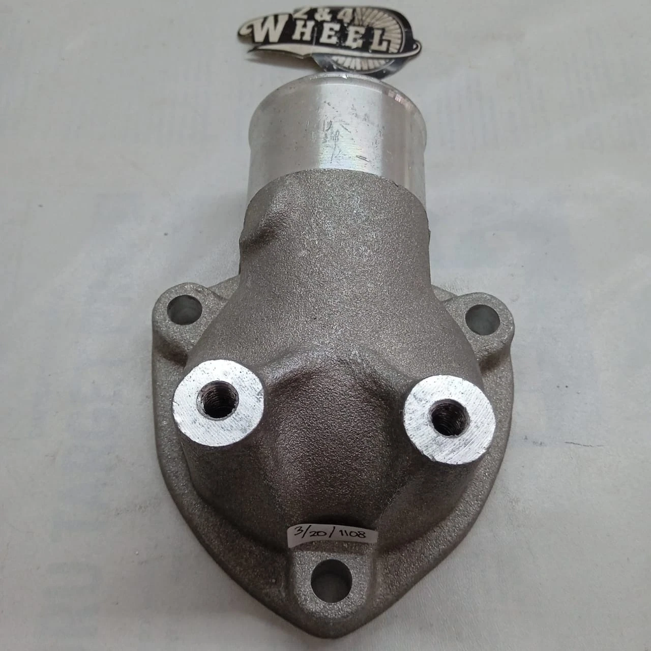 Mitsubishi Fuso Canter FE111 FE114 FE211 Water Outlet Thermostat Housing NEW - Image 2