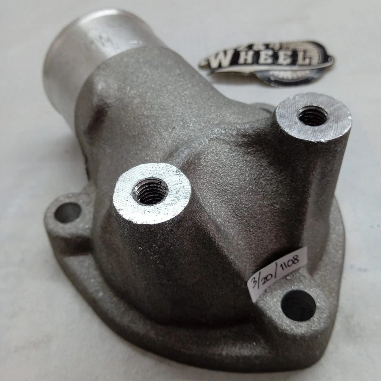 Mitsubishi Fuso Canter FE111 FE114 FE211 Water Outlet Thermostat Housing NEW - Image 3