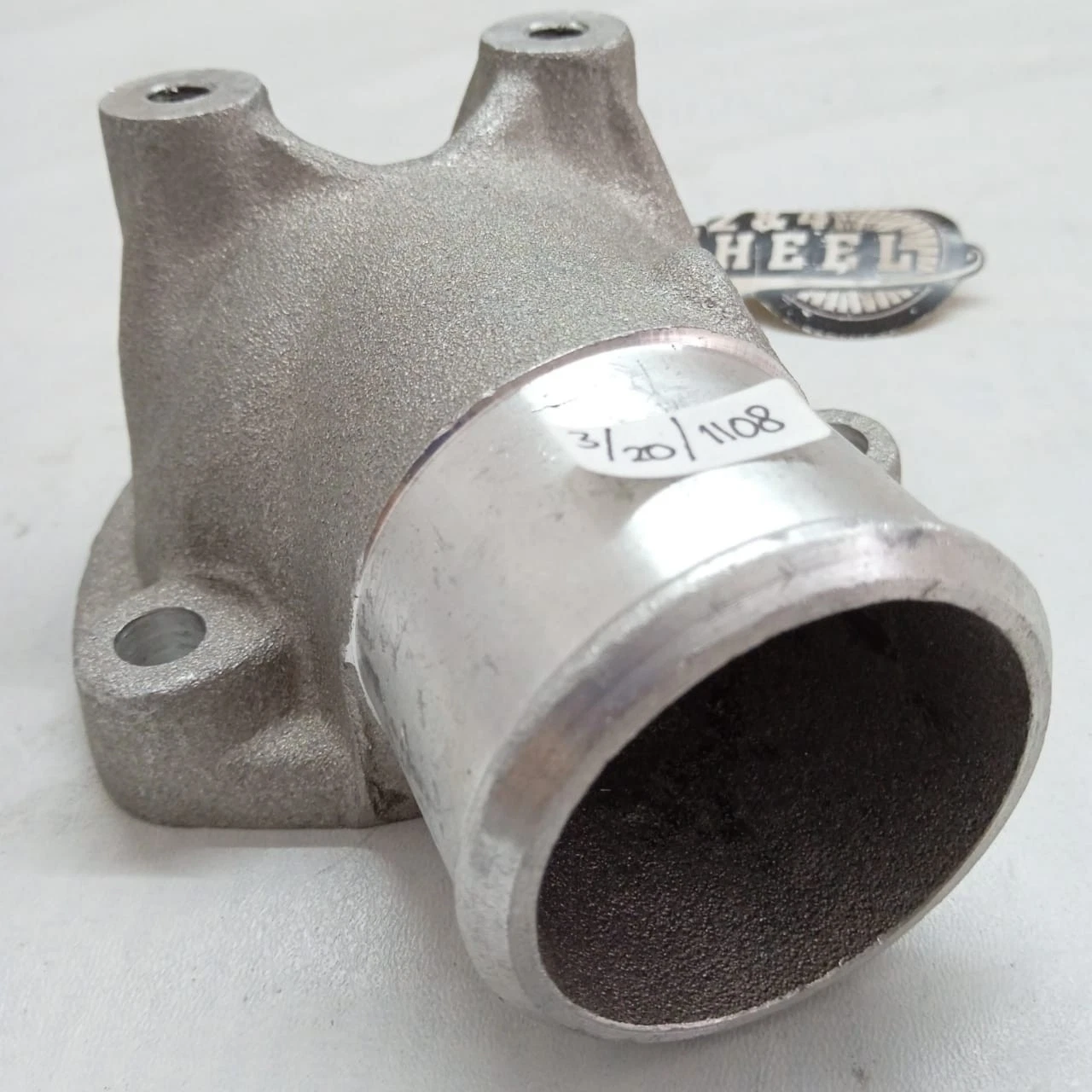 Mitsubishi Fuso Canter FE111 FE114 FE211 Water Outlet Thermostat Housing NEW - Image 4