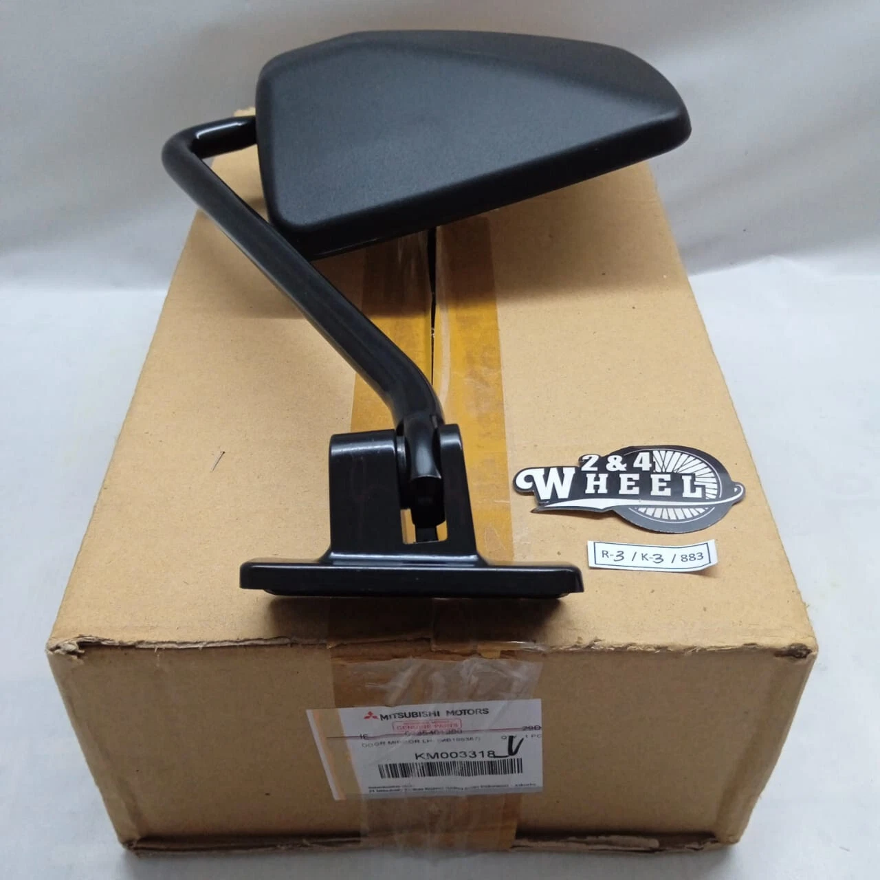 Mitsubishi Delica L300 Front Door Side View Mirror Assy LH KM003318 NEW