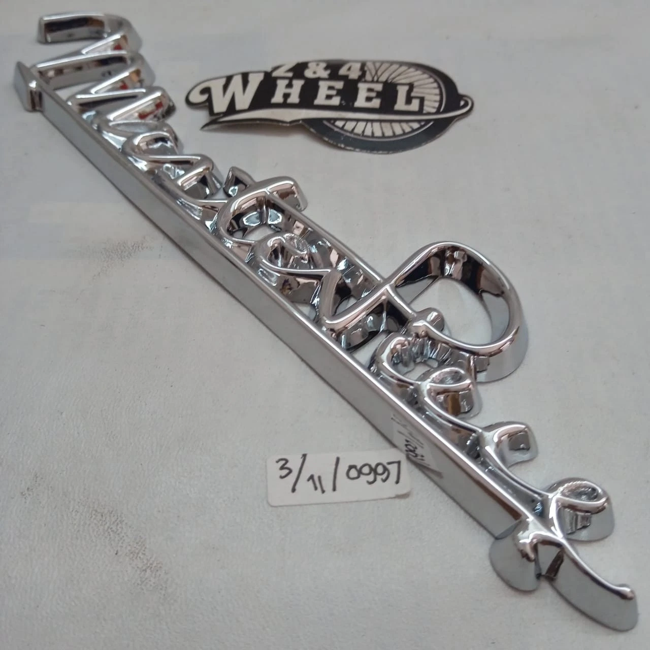 Mercedes Benz W124 Rear Trunk Emblem Masterpiece NEW - Image 3