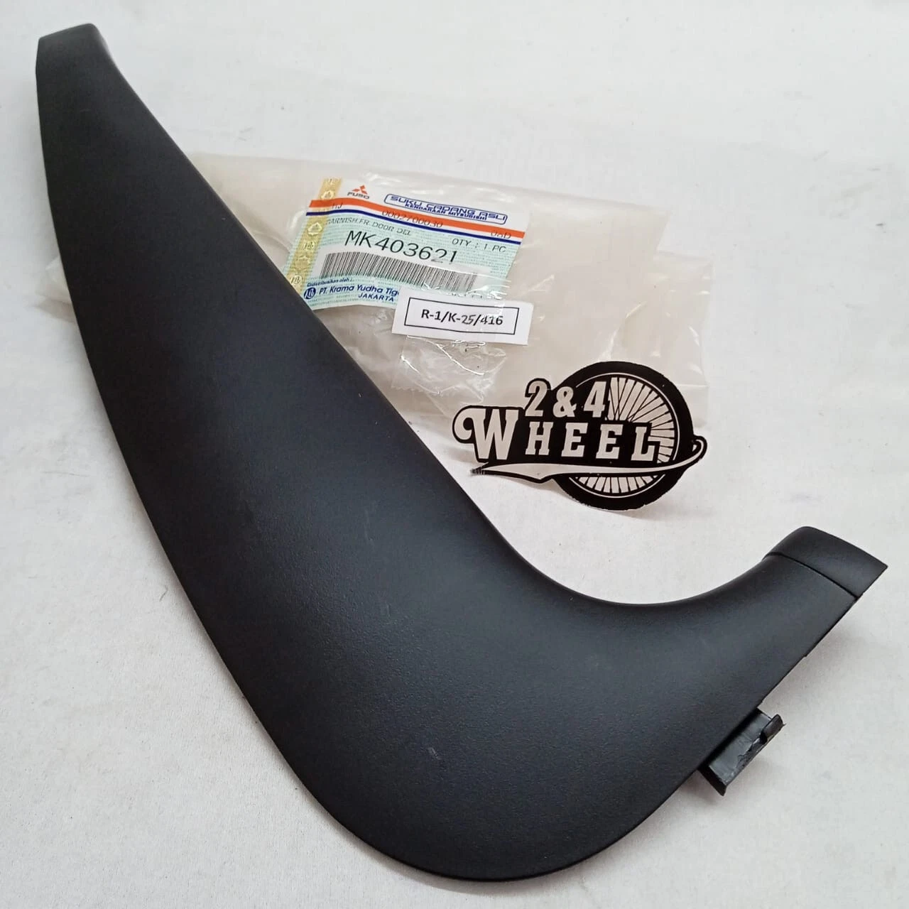 Garnish Front Door Delta Mitsubishi Fuso Canter FE71 72 74 75 FE110 111 MK403621 - Image 5