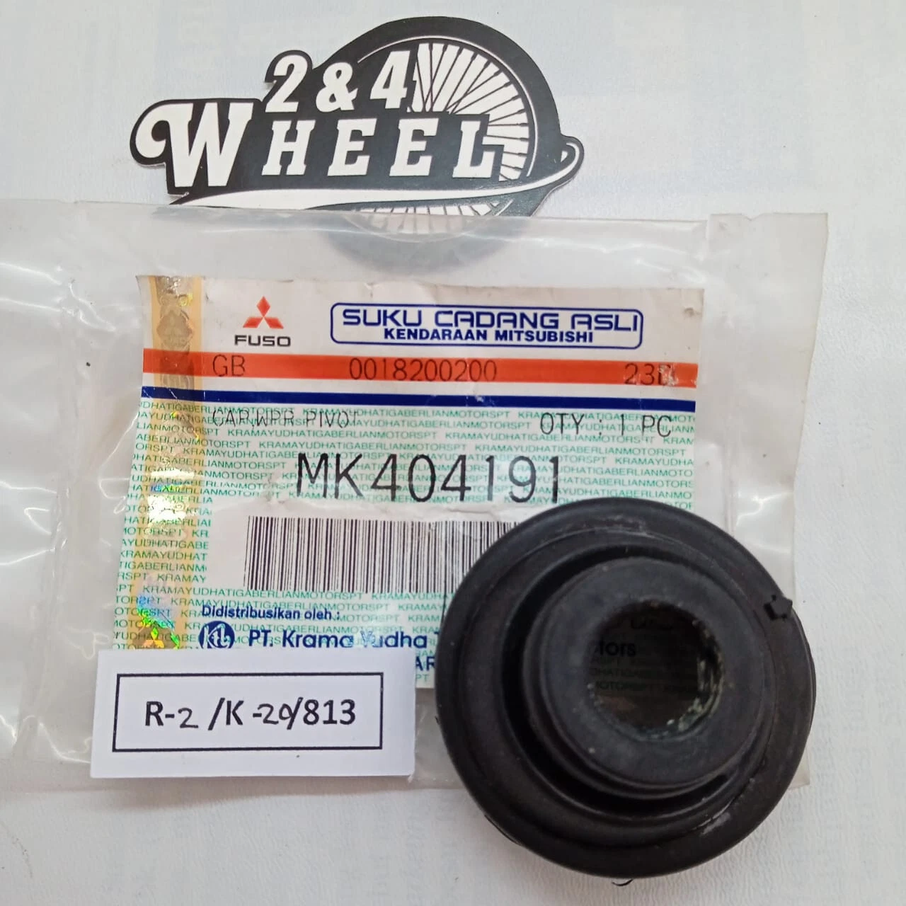 Mitsubishi Fuso Canter FE73 FE74 FE75 FE125 Winshield Wiper Arm Pivot Cap NEW