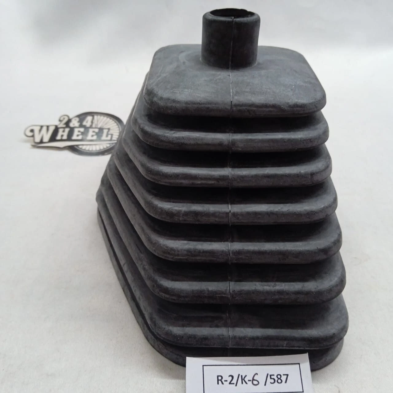 Mitsubishi FUSO CANTER FE434 FE444 Shifter Lever Boot Rubber MC113802 NEW - Image 2