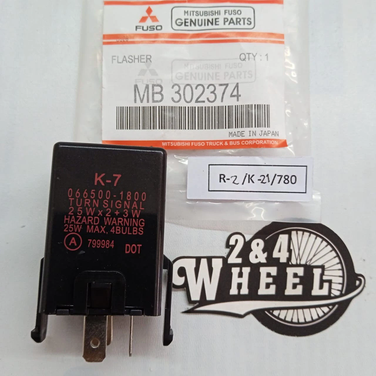 Mitsubishi Fuso Canter FE434 FE444 Turn Signal Flasher Unit MB302374 NEW