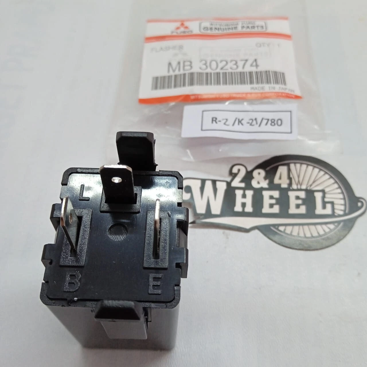 Mitsubishi Fuso Canter FE434 FE444 Turn Signal Flasher Unit MB302374 NEW - Image 6