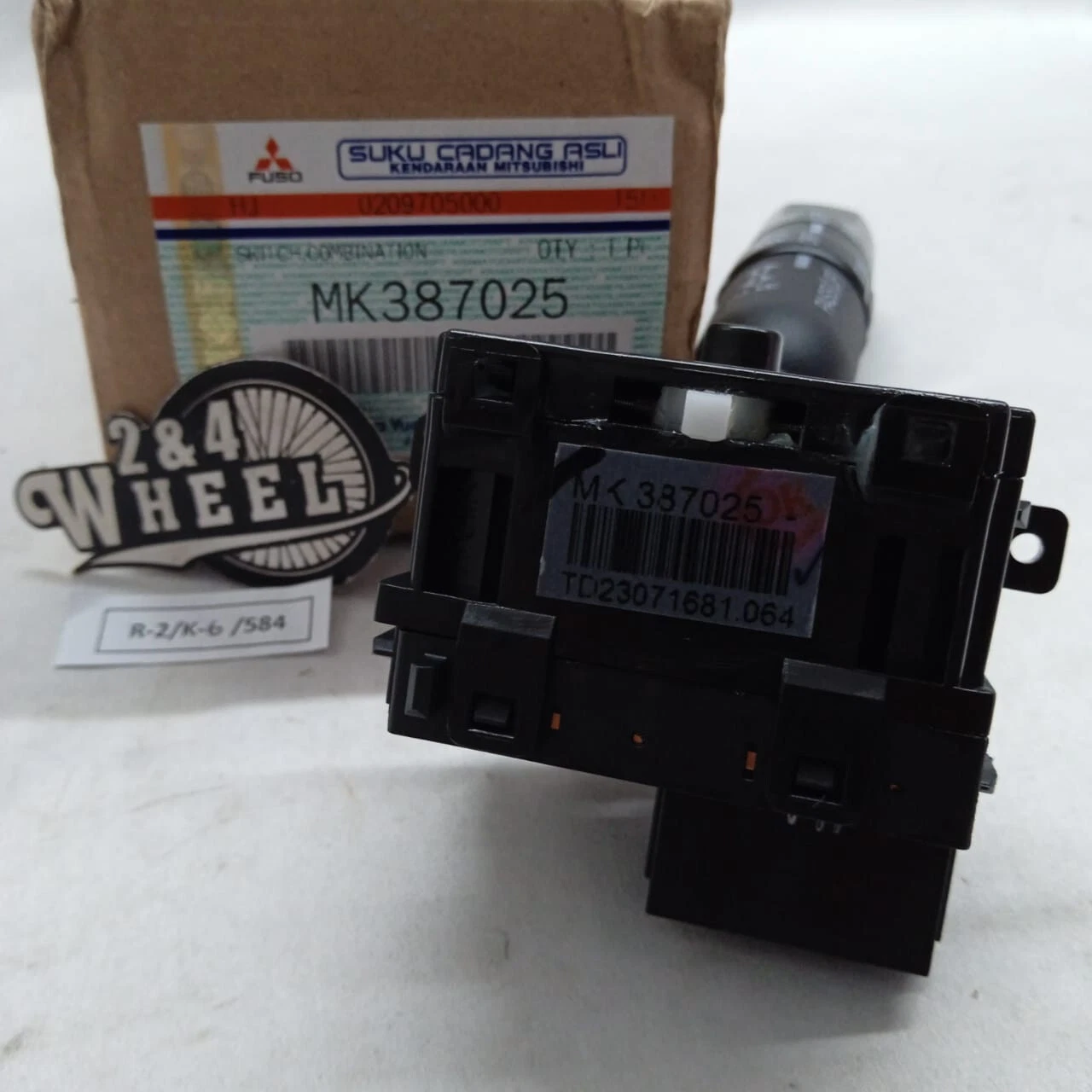 Mitsubishi Fuso Canter FE110 FE111 FE211 FE71 Switch Combination MK387025 - Image 5