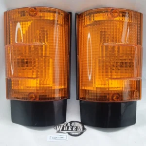 Mitsubishi FUSO CANTER FE444 Front Indicator Lamp Lh/Rh 1Pair NEW
