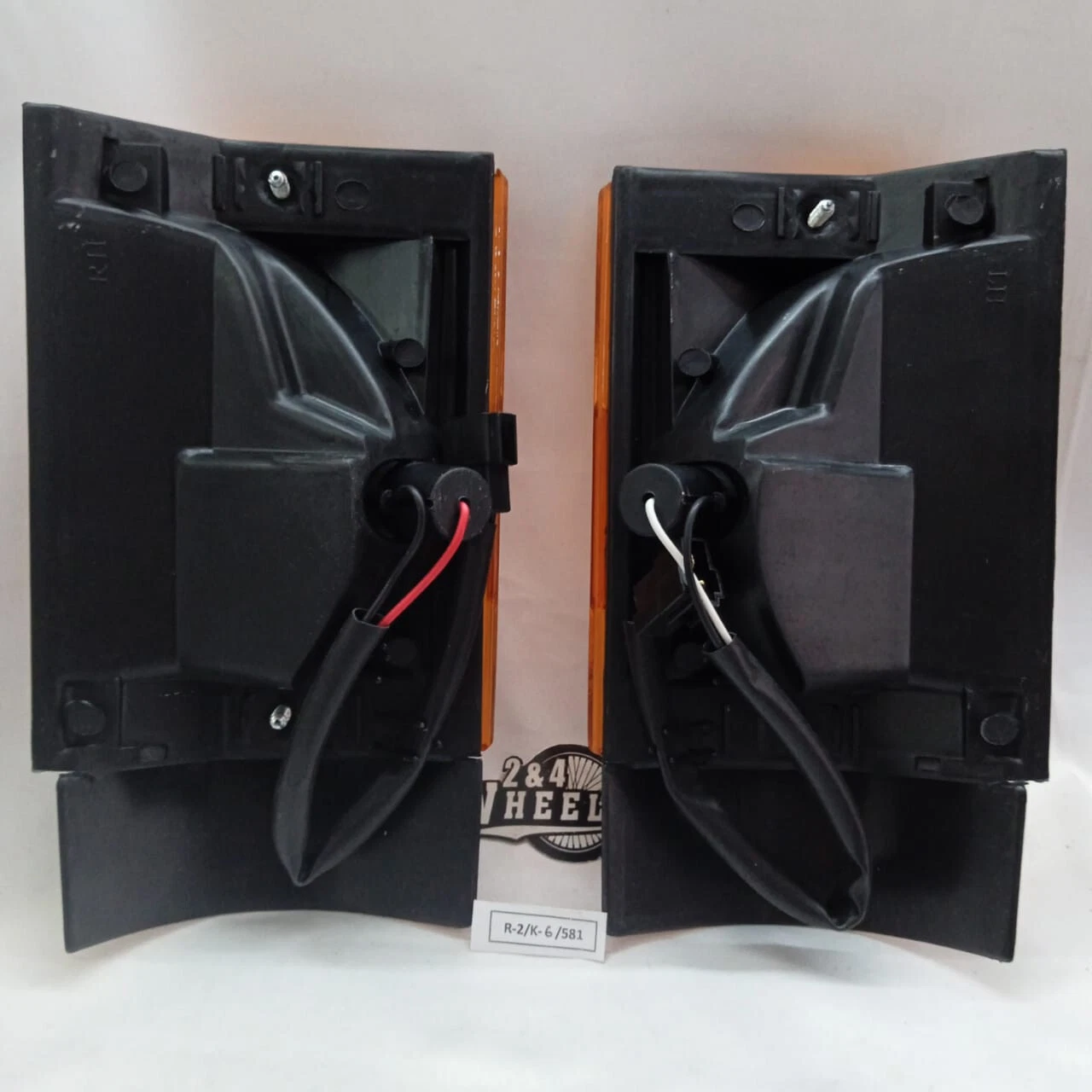 Mitsubishi FUSO CANTER FE444 Front Indicator Lamp Lh/Rh 1Pair NEW - Image 2