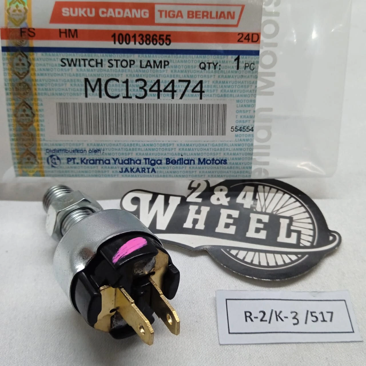 Mitsubishi FUSO CANTER FE73 FE83 FE84 FE125 Brake Light Lamp Switch MC134474 NEW - Image 4