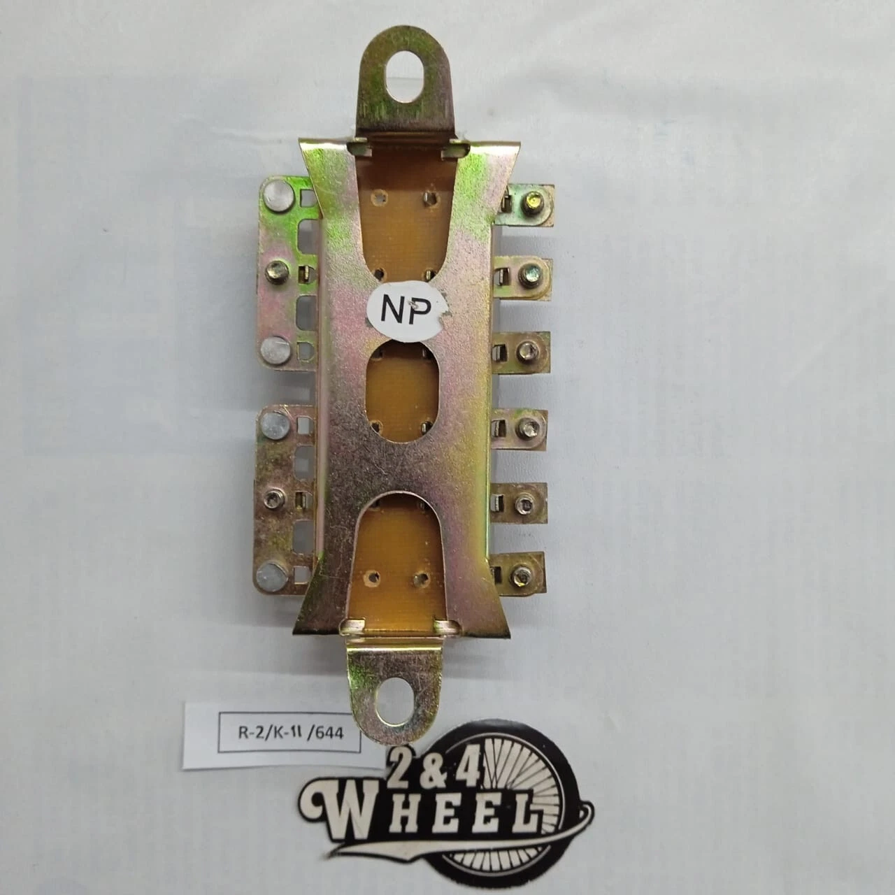 Toyota Land Cruiser FJ40 1F Early Fuse Box and Cover NEW - Image 2